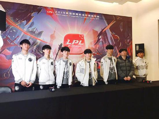 级别中锋的 级别中锋的