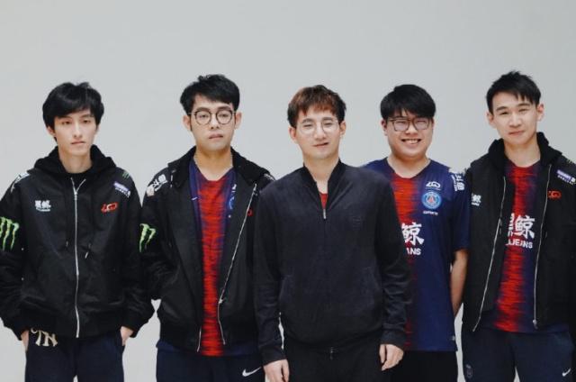 锡安是鹈鹕 锡安是鹈鹕